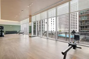 77 SE 5th St, Miami, FL 33131 - Photo 23