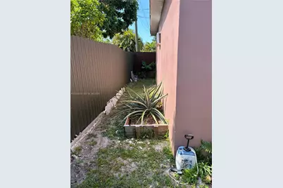 1440 NE 174th St, North Miami Beach, FL 33162 - Photo 35