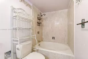 1800 NE 114th St, Miami, FL 33181 - Photo 23