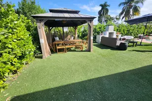2251 NW 87th Ter, Pembroke Pines, FL 33024 - Photo 23