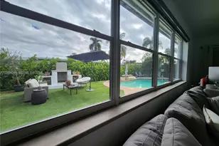 2251 NW 87th Ter, Pembroke Pines, FL 33024 - Photo 15