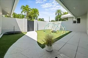 2632 NE 35th St, Fort Lauderdale, FL 33306 - Photo 3