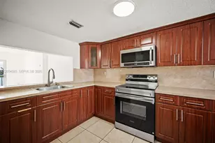 9915 W Okeechobee Rd, Hialeah Gardens, FL 33016 - Photo 5