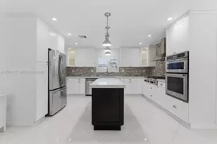 9870 SW 96th St, Miami, FL 33176 - Photo 11