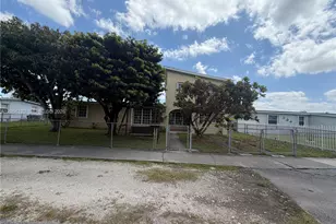 10910 SW 40th St, Miami, FL 33165 - Photo 1