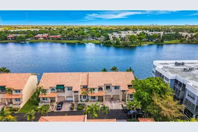 781 NE 195th St, Miami, FL 33179 - Photo 1