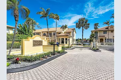 781 NE 195th St, Miami, FL 33179 - Photo 9