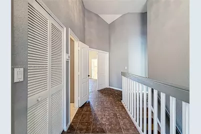 781 NE 195th St, Miami, FL 33179 - Photo 29