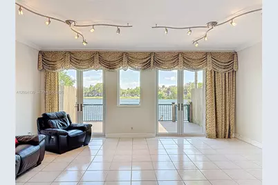 781 NE 195th St, Miami, FL 33179 - Photo 21