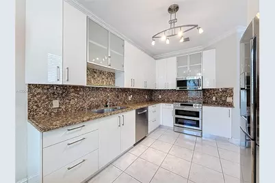 781 NE 195th St, Miami, FL 33179 - Photo 17