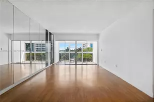 8775 Park Blvd, Miami, FL 33172 - Photo 7