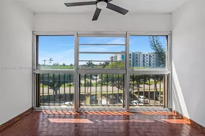8775 Park Blvd #406, Miami, FL 33172 - Photo 17