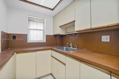 8775 Park Blvd #406, Miami, FL 33172 - Photo 9