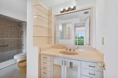 8775 Park Blvd #406, Miami, FL 33172 - Photo 15