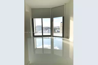 851 NE 1st Ave #2110, Miami, FL 33132 - Photo 5