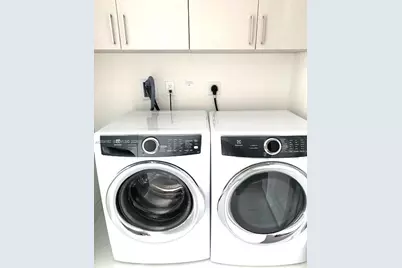 851 NE 1st Ave #2110, Miami, FL 33132 - Photo 9