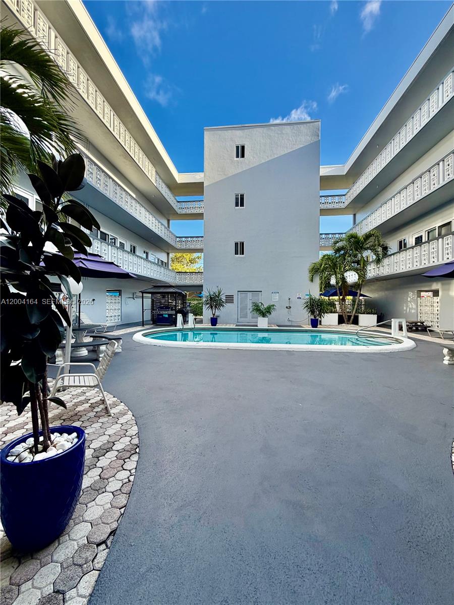 1818 Rodman St #3A main architectural view