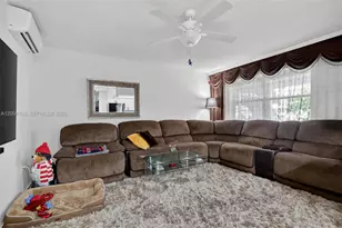 1820 Venice Park Dr, North Miami, FL 33181 - Photo 11
