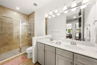 9890 NW 86th Ter, Doral, FL 33178 - Photo 29