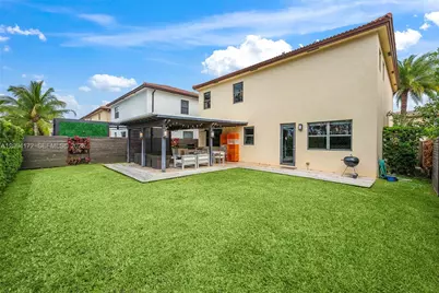 9890 NW 86th Ter, Doral, FL 33178 - Photo 5