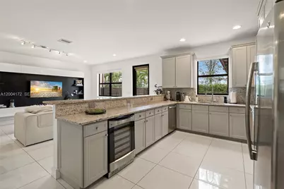 9890 NW 86th Ter, Doral, FL 33178 - Photo 21
