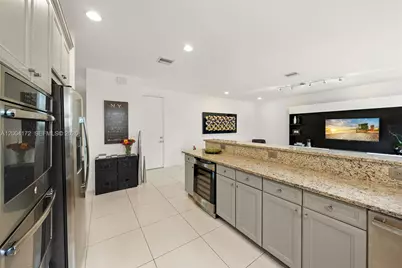 9890 NW 86th Ter, Doral, FL 33178 - Photo 23