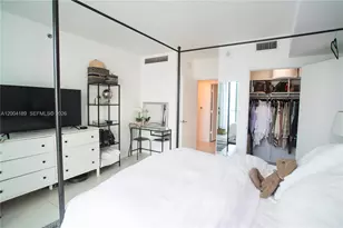 55 SE 6th St, Miami, FL 33131 - Photo 9