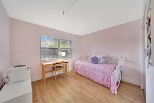 701 SW 128th Ave, Pembroke Pines, FL 33027 - Photo 11