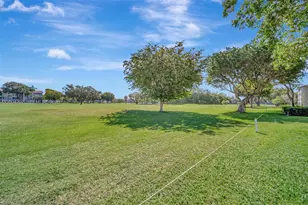 701 SW 128th Ave, Pembroke Pines, FL 33027 - Photo 15