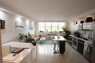 801 Brickell Bay Dr, Miami, FL 33131 - Photo 3