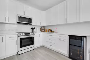 11462 NW 69th Terrace, Doral, FL 33178 - Photo 5