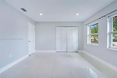 5222 SW 139th Pl, Miami, FL 33175 - Photo 9