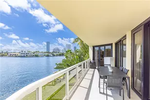 20191 E Country Club Dr, Aventura, FL 33180 - Photo 35