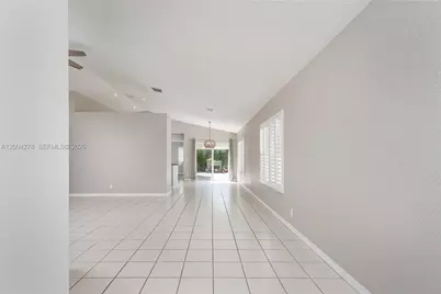 1524 Canary Island Dr, Weston, FL 33327 - Photo 7