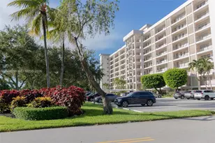 3250 N Palm Aire Dr, Pompano Beach, FL 33069 - Photo 21