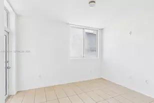 425 NE 30th St, Miami, FL 33137 - Photo 11