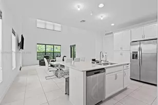 10105 NW Brickhill Dr, Boca Raton, FL 33428 - Photo 5