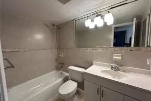 8962 S Hollybrook Blvd, Pembroke Pines, FL 33025 - Photo 15