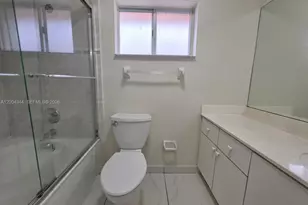 8412 NW 103rd St, Hialeah Gardens, FL 33016 - Photo 13