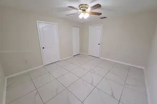 8412 NW 103rd St, Hialeah Gardens, FL 33016 - Photo 11