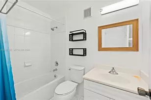 631 NW 79th Terrace, Pembroke Pines, FL 33024 - Photo 11