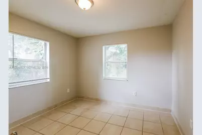1481 NW 44th St, Miami, FL 33142 - Photo 13