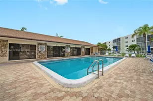 424 SE 10th St, Dania Beach, FL 33004 - Photo 25