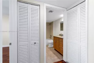 1524 Whitehall Dr, Davie, FL 33324 - Photo 27