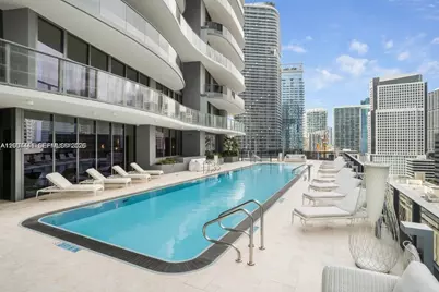 1000 Brickell Plz #4207, Miami, FL 33131 - Photo 35