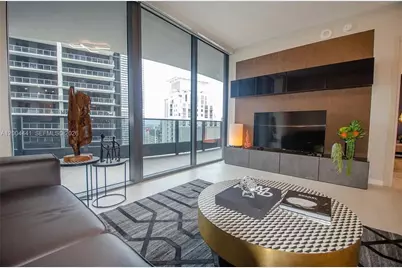 1000 Brickell Plz #4207, Miami, FL 33131 - Photo 5