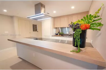 1000 Brickell Plz #4207, Miami, FL 33131 - Photo 1