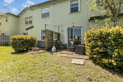 3065 SE 1st Dr #6, Homestead, FL 33033 - Photo 17