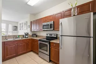 3065 SE 1st Dr, Homestead, FL 33033 - Photo 7