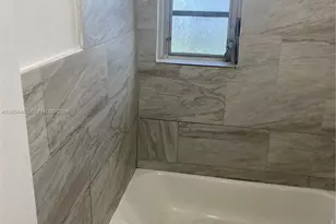 1070 NW 147th St, Miami, FL 33168 - Photo 11